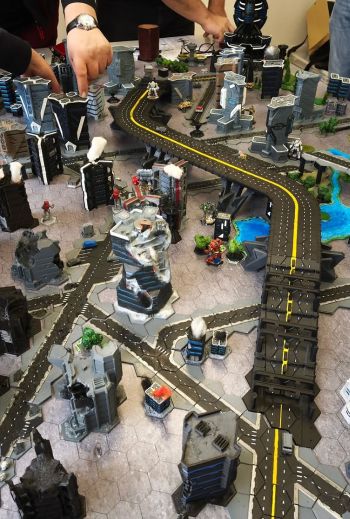 Klassisches BattleTech Gefecht auf einer Stadtkarte